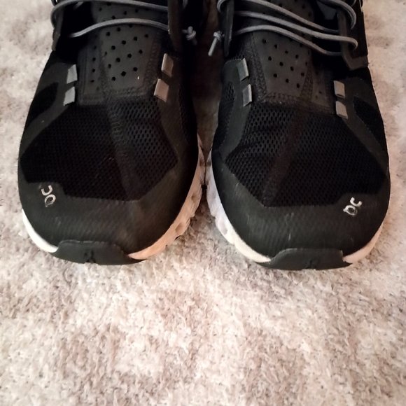 Women's On Running Athletic Shoes - Picture 7 of 10